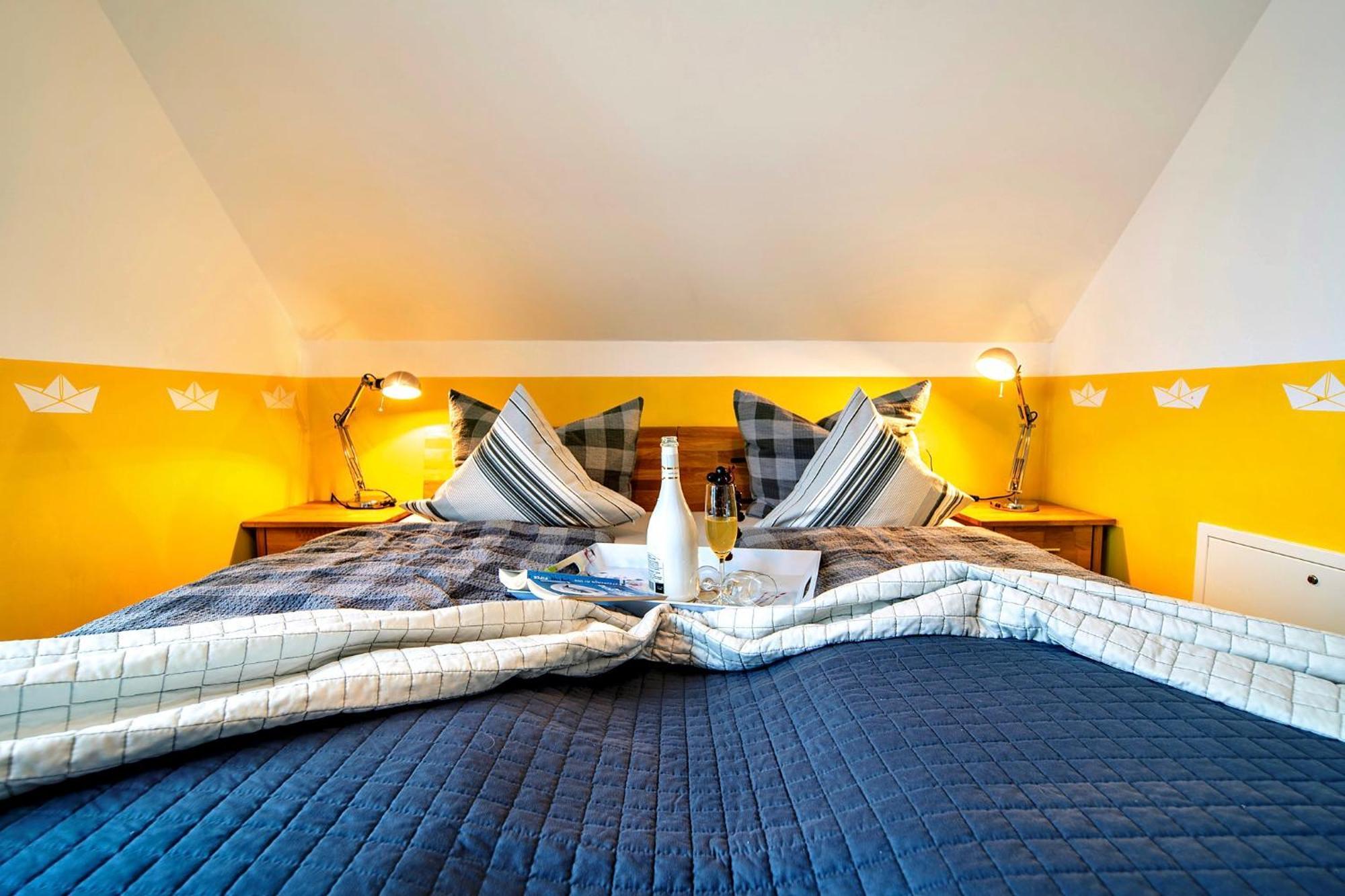 Ferienhaus Lieblingsplatz By Seeblick Ferien Oro, Direkte Wasserlage,Sauna,Kamin Olpenitz Exteriör bild